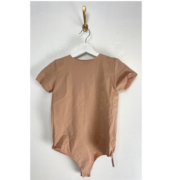 SKIMS Essential T-Shirt Thong Bodysuit in Sandstone Large/X-Large - Picture 3 of 8